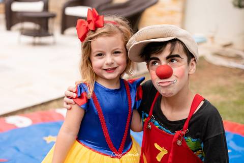 fotografo aniversario joinville festere pety paio casa de festa DIY joinville fabrica de festas aquarela festas decoração brincanto festas Malu 4 anos branca de neve palhaco'