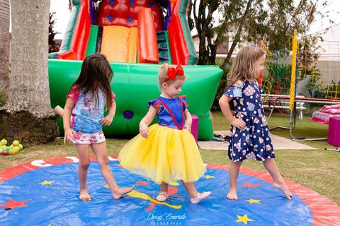 fotografo aniversario joinville festere pety paio casa de festa DIY joinville fabrica de festas aquarela festas decoração brincanto festas Malu 4 anos branca de neve'