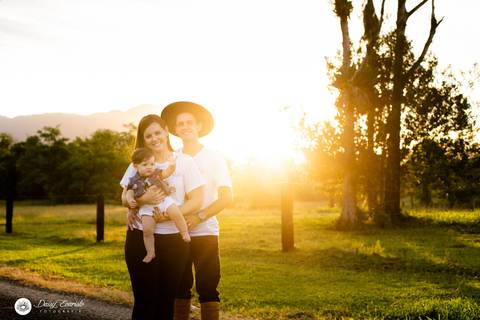 fotografia fotografo infantil familia gestante aniversario joinville banho banheira aluminio ar livre externo maria alice jaque thiago cowntry smash the cake'