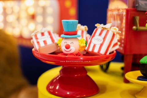 fotografo joinville daisy deise deisy evaristo aniversario decoração circo casa de festa in festa buffet guilherme miguel decoração doces personalizados palhaço'