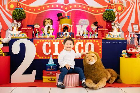 fotografo joinville daisy deise deisy evaristo aniversario decoração circo casa de festa in festa buffet guilherme miguel decoração doces personalizados'