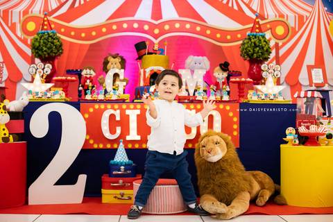 fotografo joinville daisy deise deisy evaristo aniversario decoração circo casa de festa in festa buffet guilherme miguel decoração doces personalizados'