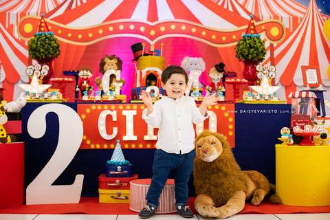 fotografo joinville daisy deise deisy evaristo aniversario decoração circo casa de festa in festa buffet guilherme miguel decoração doces personalizados'