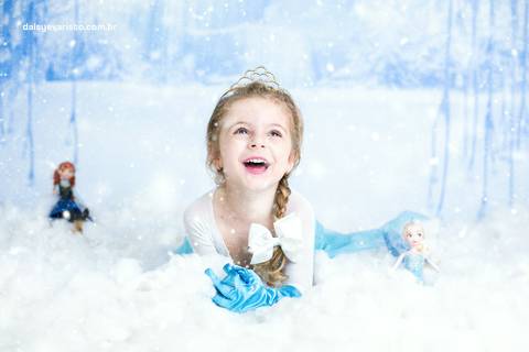 ensaio estudio fotografico joinville daisy evaristo acompanhamento do bebe família ensaio mae e filha frozen'