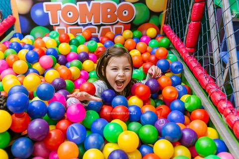 Alicia 6 anos Daisy Evaristo Fotografia decoração Frozen in festa buffet fotografo profissional casa de festa aniversario joinville personagem vivo'