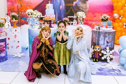 Alicia 6 anos Daisy Evaristo Fotografia decoração Frozen in festa buffet fotografo profissional casa de festa aniversario joinville personagem vivo'