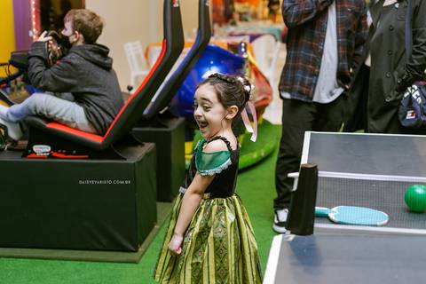 Alicia 6 anos Daisy Evaristo Fotografia decoração Frozen in festa buffet fotografo profissional casa de festa aniversario joinville personagem vivo'