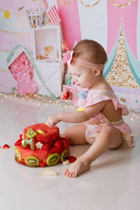 fotografo estudio ensaio joinville Melina 1 ano Smash Splash circo rosa bolo de fruta melancia banho'