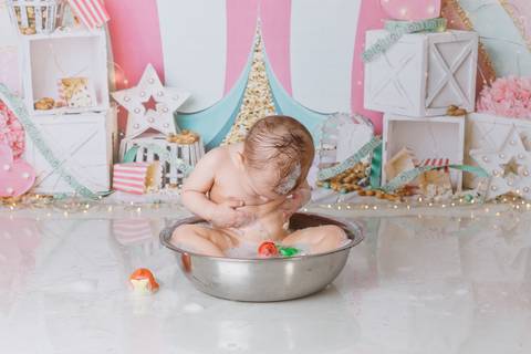 fotografo estudio ensaio joinville Melina 1 ano Smash Splash circo rosa bolo de fruta melancia banho'