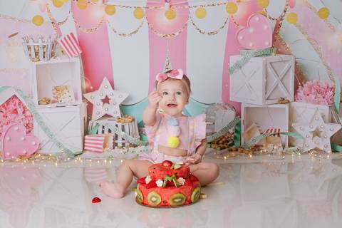 fotografo estudio ensaio joinville Melina 1 ano Smash Splash circo rosa bolo de fruta melancia banho'