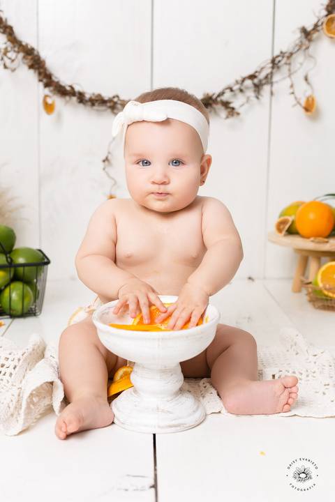 Ana Julia 7 meses, fotografo joinville, estudio fotografico joinville, daisy evaristo, smash the fruit, laranja, ensaio bebe, ensaio acompanhamento, primeiro ano do bebe, sessao de acompanhamento'