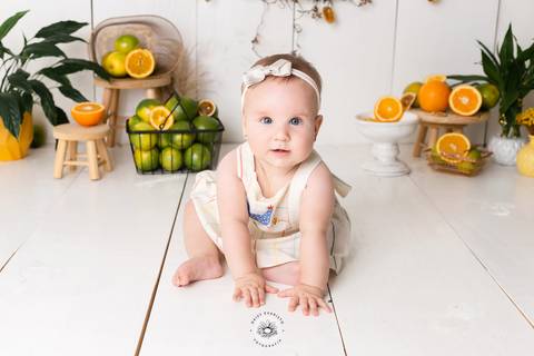 Ana Julia 7 meses, fotografo joinville, estudio fotografico joinville, daisy evaristo, smash the fruit, laranja, ensaio bebe, ensaio acompanhamento, primeiro ano do bebe, sessao de acompanhamento'