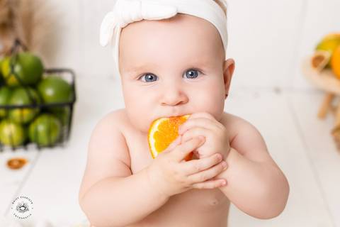 Ana Julia 7 meses, fotografo joinville, estudio fotografico joinville, daisy evaristo, smash the fruit, laranja, ensaio bebe, ensaio acompanhamento, primeiro ano do bebe, sessao de acompanhamento'