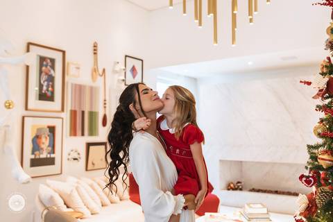 daisy evaristo fotografia carmel sereia mermaid ensaio familia em casa fotografo profissional joinville quintal banho de mangueira natal'