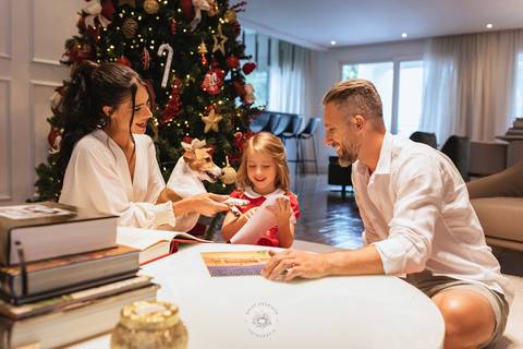 daisy evaristo fotografia carmel sereia mermaid ensaio familia em casa fotografo profissional joinville quintal banho de mangueira natal'