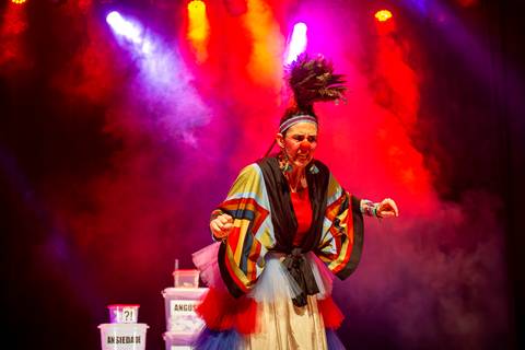 Espetáculo SOS Quase Tudo'