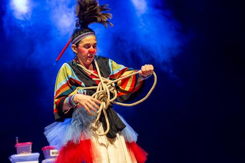 Espetáculo SOS Quase Tudo'