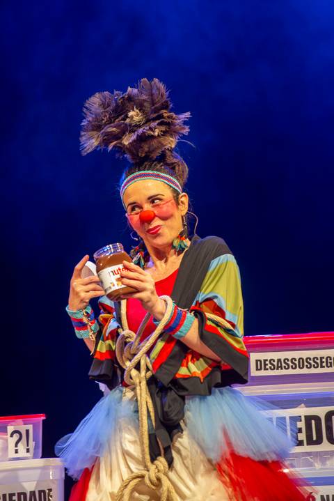 Espetáculo SOS Quase Tudo'