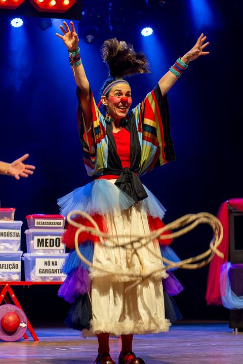 Espetáculo SOS Quase Tudo'