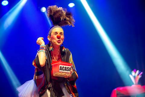 Espetáculo SOS Quase Tudo'