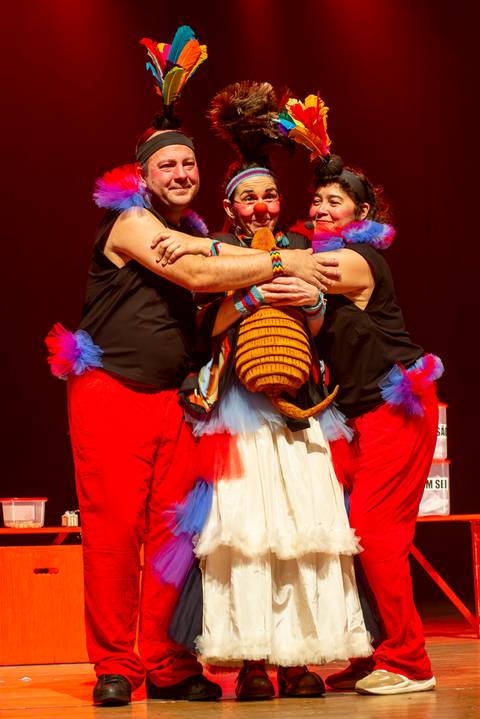 Espetáculo SOS Quase Tudo'