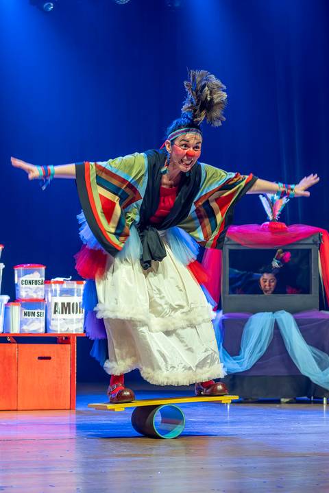 Espetáculo SOS Quase Tudo'