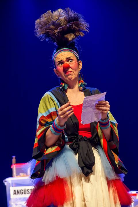 Espetáculo SOS Quase Tudo'