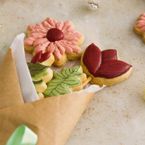 buque de flores feitos em biscoito decorados coleção garden por jucy freitas'