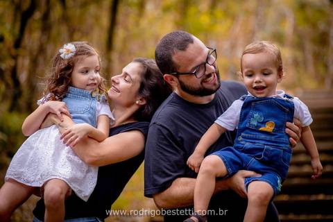ensaio-infantil-criança-menina-menino-porto-alegre-rs-praça-parque-fotografia-fotos-fotógrafo-fotografo-irmãos-irmaos-book-foto-pais-e-filhos-avós-avos-familia-externo'
