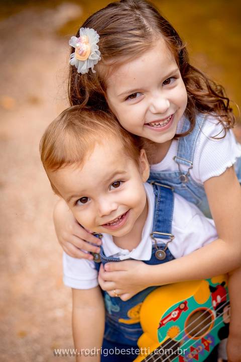 ensaio-infantil-criança-menina-menino-porto-alegre-rs-praça-parque-fotografia-fotos-fotógrafo-fotografo-irmãos-irmaos-book-foto-pais-e-filhos-avós-avos-familia-externo'