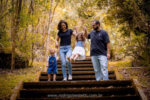 ensaio-infantil-criança-menina-menino-porto-alegre-rs-praça-parque-fotografia-fotos-fotógrafo-fotografo-irmãos-irmaos-book-foto-pais-e-filhos-avós-avos-familia-externo'