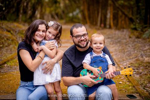 ensaio-infantil-criança-menina-menino-porto-alegre-rs-praça-parque-fotografia-fotos-fotógrafo-fotografo-irmãos-irmaos-book-foto-pais-e-filhos-avós-avos-familia-externo'