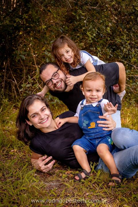 ensaio-infantil-criança-menina-menino-porto-alegre-rs-praça-parque-fotografia-fotos-fotógrafo-fotografo-irmãos-irmaos-book-foto-pais-e-filhos-avós-avos-familia-externo'