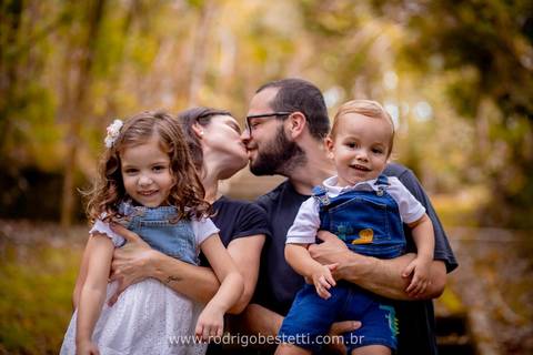 ensaio-infantil-criança-menina-menino-porto-alegre-rs-praça-parque-fotografia-fotos-fotógrafo-fotografo-irmãos-irmaos-book-foto-pais-e-filhos-avós-avos-familia-externo'