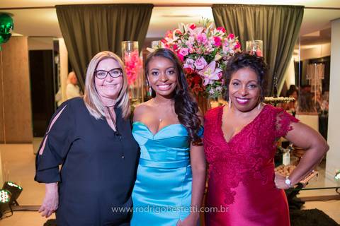 formatura-makeup-fotografo-fotografia-porto-alegre-fonoaudiologia-ufrgs-margarida-muller-rodrigo-bestetti-ensaio-book-colacao-de-grau-recepcao-chef-mauricio-toga-por-do-sol'