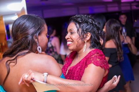 formatura-makeup-fotografo-fotografia-porto-alegre-fonoaudiologia-ufrgs-margarida-muller-rodrigo-bestetti-ensaio-book-colacao-de-grau-recepcao-chef-mauricio-toga-por-do-sol'