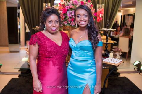 formatura-makeup-fotografo-fotografia-porto-alegre-fonoaudiologia-ufrgs-margarida-muller-rodrigo-bestetti-ensaio-book-colacao-de-grau-recepcao-chef-mauricio-toga-por-do-sol'