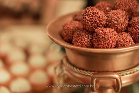 formatura-makeup-fotografo-fotografia-porto-alegre-fonoaudiologia-ufrgs-margarida-muller-rodrigo-bestetti-ensaio-book-colacao-de-grau-recepcao-chef-mauricio-toga-por-do-sol'