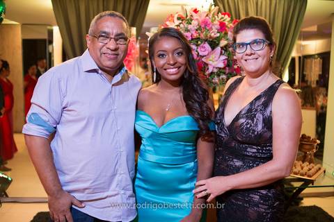 formatura-makeup-fotografo-fotografia-porto-alegre-fonoaudiologia-ufrgs-margarida-muller-rodrigo-bestetti-ensaio-book-colacao-de-grau-recepcao-chef-mauricio-toga-por-do-sol'