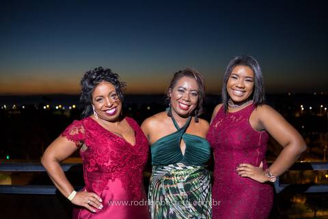 formatura-makeup-fotografo-fotografia-porto-alegre-fonoaudiologia-ufrgs-margarida-muller-rodrigo-bestetti-ensaio-book-colacao-de-grau-recepcao-chef-mauricio-toga-por-do-sol'