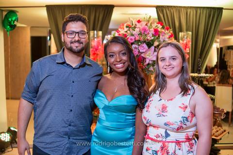 formatura-makeup-fotografo-fotografia-porto-alegre-fonoaudiologia-ufrgs-margarida-muller-rodrigo-bestetti-ensaio-book-colacao-de-grau-recepcao-chef-mauricio-toga-por-do-sol'