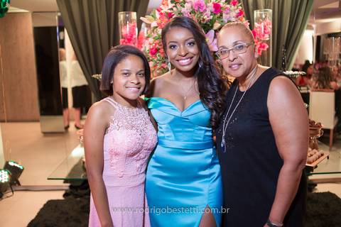 formatura-makeup-fotografo-fotografia-porto-alegre-fonoaudiologia-ufrgs-margarida-muller-rodrigo-bestetti-ensaio-book-colacao-de-grau-recepcao-chef-mauricio-toga-por-do-sol'