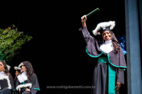 formatura-makeup-fotografo-fotografia-porto-alegre-fonoaudiologia-ufrgs-margarida-muller-rodrigo-bestetti-ensaio-book-colacao-de-grau-recepcao-chef-mauricio-toga-por-do-sol'