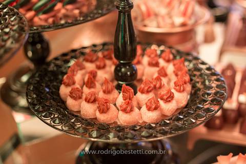 formatura-makeup-fotografo-fotografia-porto-alegre-fonoaudiologia-ufrgs-margarida-muller-rodrigo-bestetti-ensaio-book-colacao-de-grau-recepcao-chef-mauricio-toga-por-do-sol'