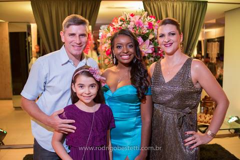 formatura-makeup-fotografo-fotografia-porto-alegre-fonoaudiologia-ufrgs-margarida-muller-rodrigo-bestetti-ensaio-book-colacao-de-grau-recepcao-chef-mauricio-toga-por-do-sol'