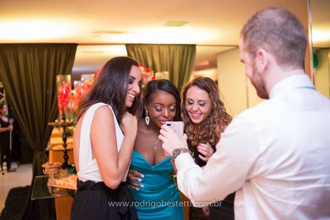 formatura-makeup-fotografo-fotografia-porto-alegre-fonoaudiologia-ufrgs-margarida-muller-rodrigo-bestetti-ensaio-book-colacao-de-grau-recepcao-chef-mauricio-toga-por-do-sol'