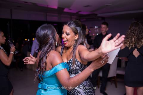 formatura-makeup-fotografo-fotografia-porto-alegre-fonoaudiologia-ufrgs-margarida-muller-rodrigo-bestetti-ensaio-book-colacao-de-grau-recepcao-chef-mauricio-toga-por-do-sol'