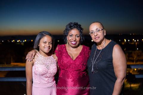 formatura-makeup-fotografo-fotografia-porto-alegre-fonoaudiologia-ufrgs-margarida-muller-rodrigo-bestetti-ensaio-book-colacao-de-grau-recepcao-chef-mauricio-toga-por-do-sol'