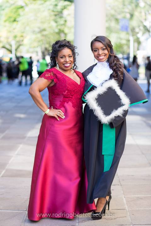 formatura-makeup-fotografo-fotografia-porto-alegre-fonoaudiologia-ufrgs-margarida-muller-rodrigo-bestetti-ensaio-book-colacao-de-grau-recepcao-chef-mauricio-toga-por-do-sol'