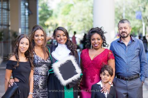 formatura-makeup-fotografo-fotografia-porto-alegre-fonoaudiologia-ufrgs-margarida-muller-rodrigo-bestetti-ensaio-book-colacao-de-grau-recepcao-chef-mauricio-toga-por-do-sol'